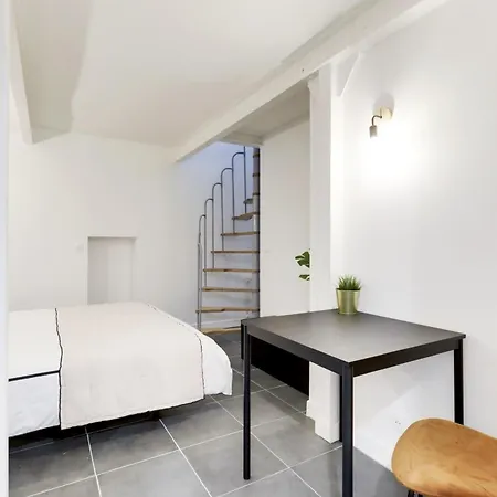 Charming Duplex Near Montmartre פריז