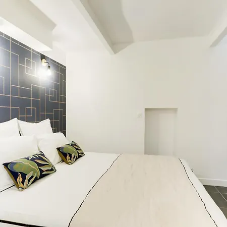 Charming Duplex Near Montmartre פריז