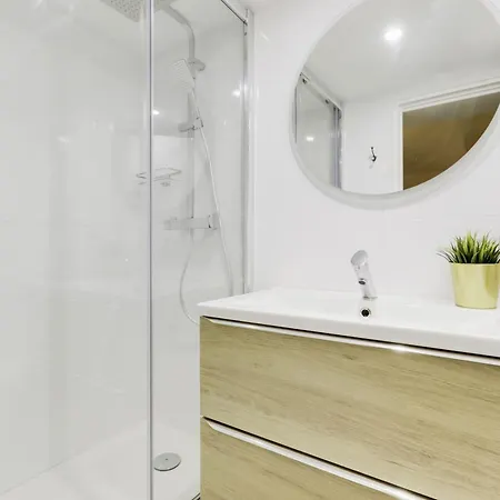 Charming Duplex Near Montmartre דירה פריז